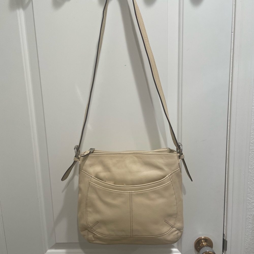 NWOT Tiagnello Cream Colored Leather Shoulder Strap.